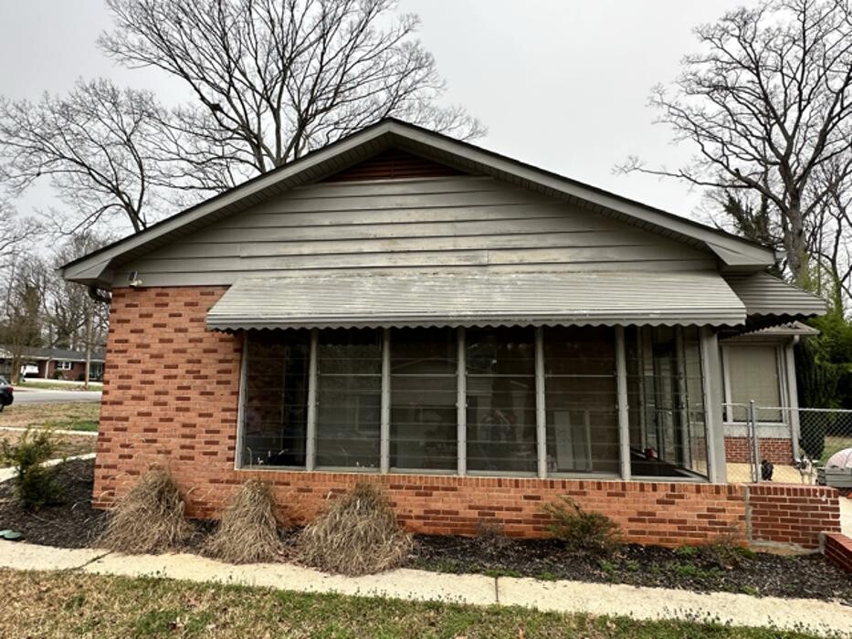 Images Brooks Exteriors