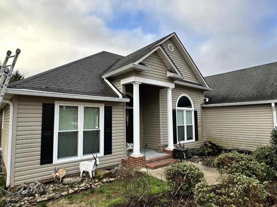 Images Brooks Exteriors