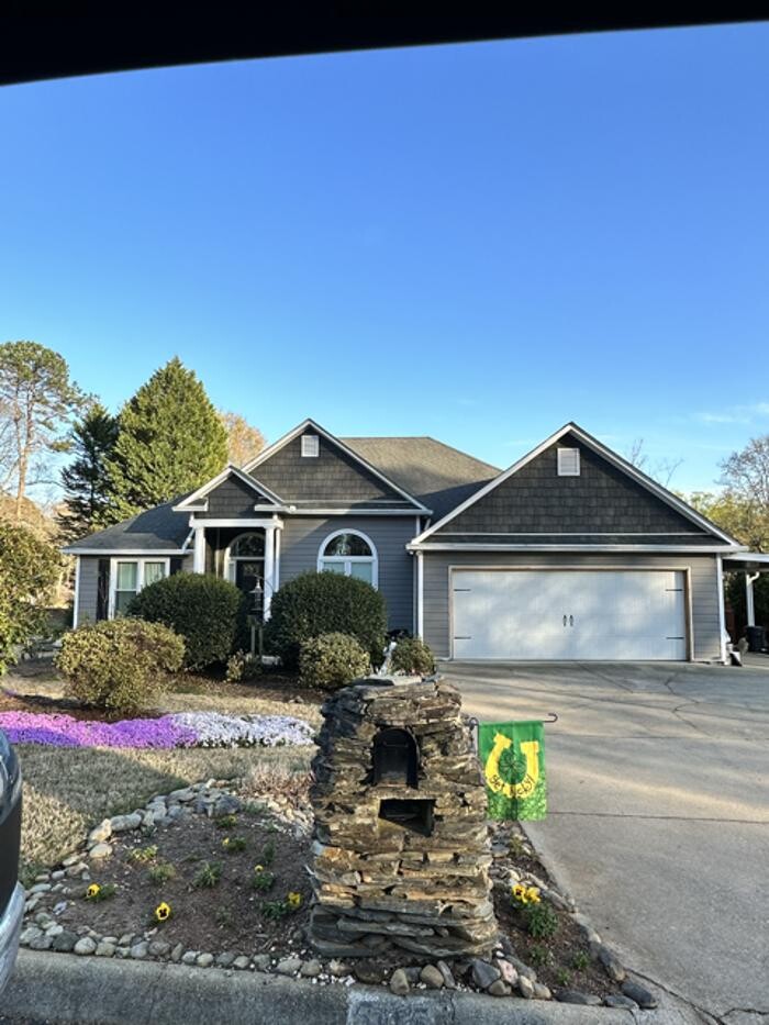 Images Brooks Exteriors