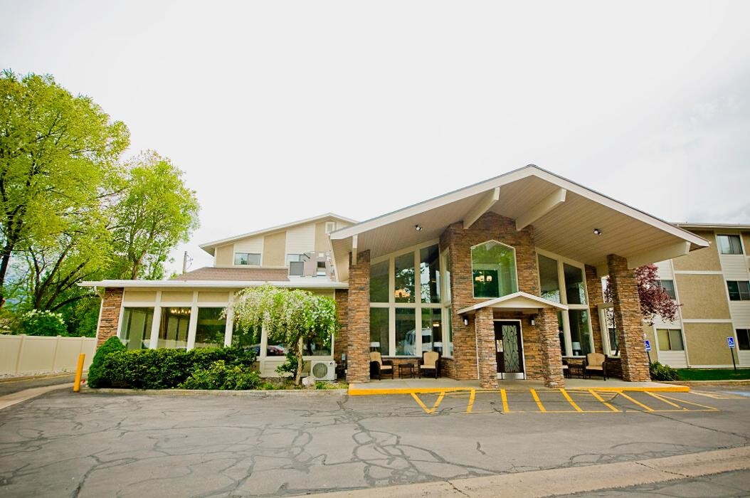Images Williamsburg Retirement Community