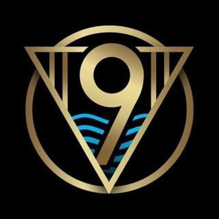 9 Feet Under Logo