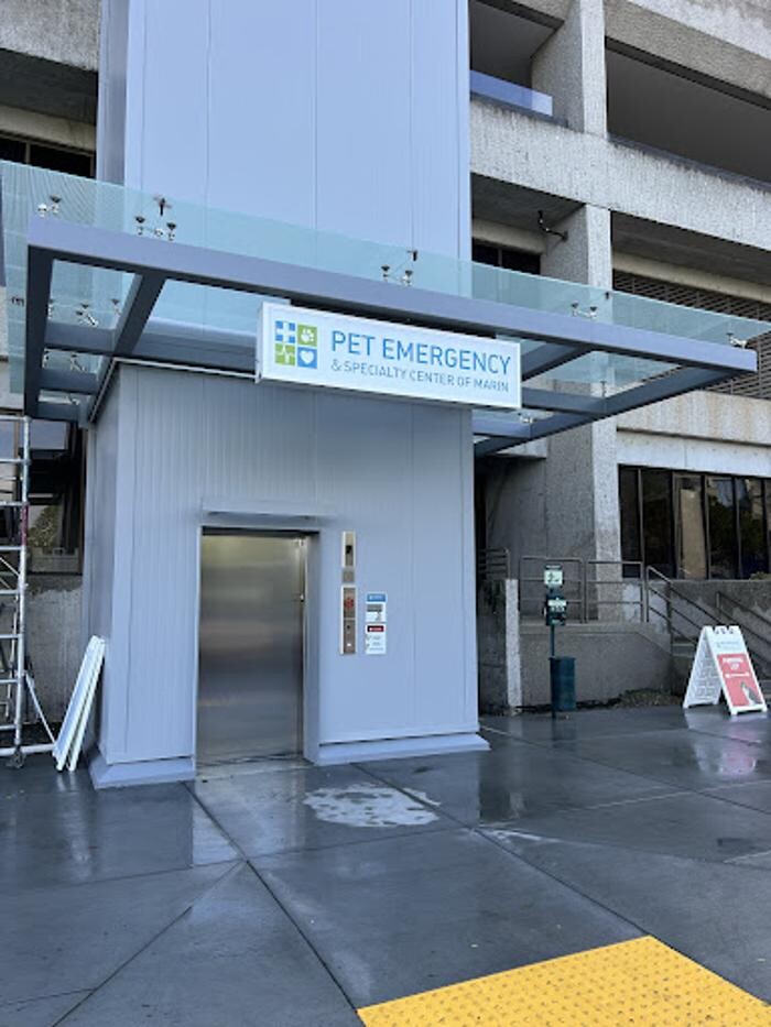 Images Pet Emergency & Specialty Center of Marin