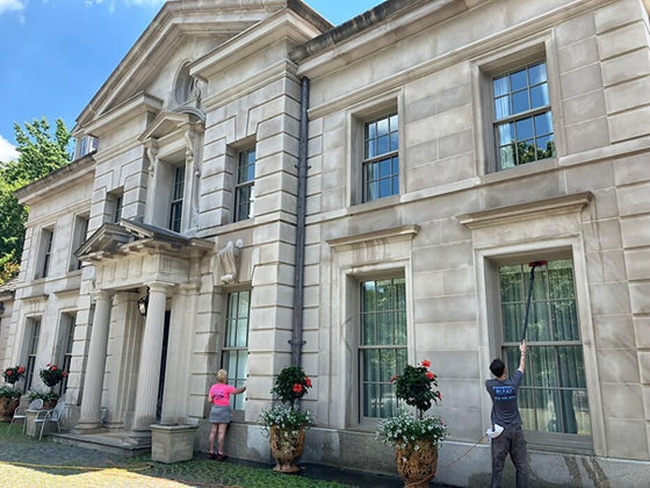 Images Luxy Clean Professional Cleaning & Window Cleaning Co.