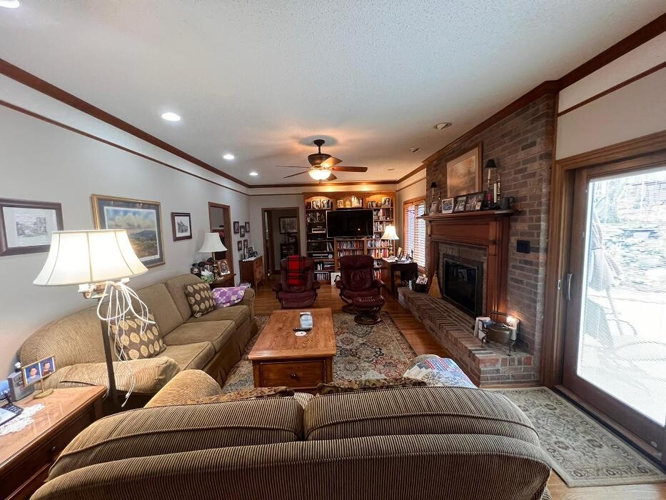 Images Diamond Shine Knoxville Cleaning LLC