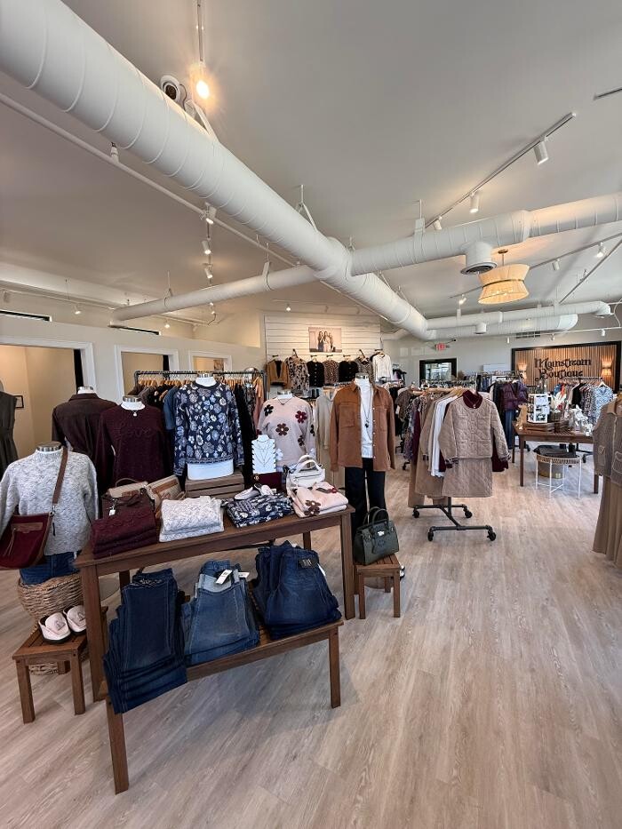 Images Mainstream Boutique Hudson, WI
