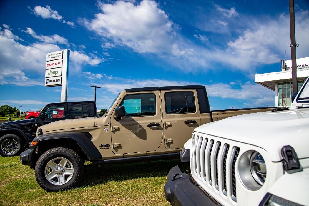 Images Roger Williams Chrysler Dodge Jeep Ram