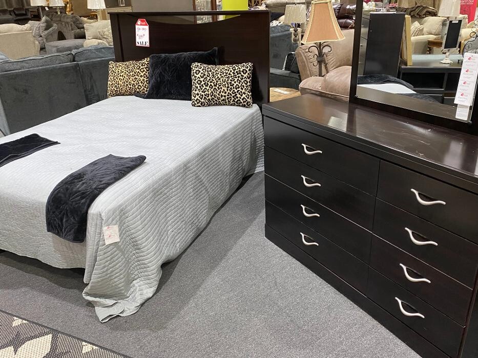 Images Spiller Furniture & Mattress