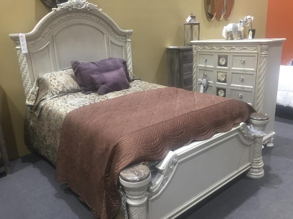 Images Spiller Furniture & Mattress