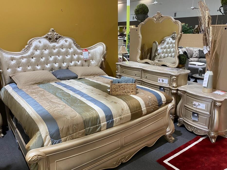 Images Spiller Furniture & Mattress