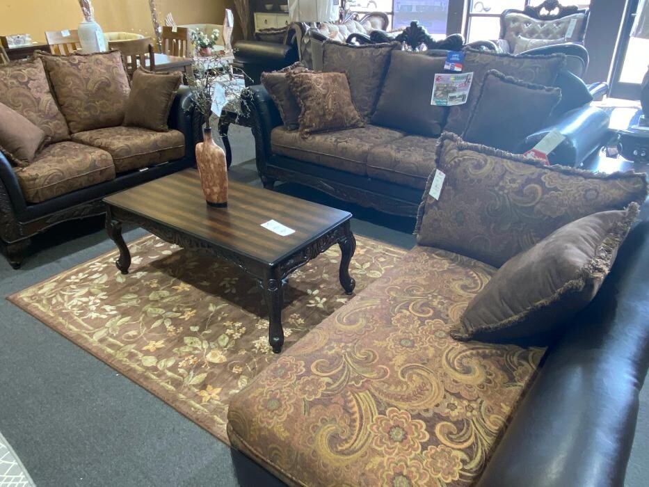 Images Spiller Furniture & Mattress