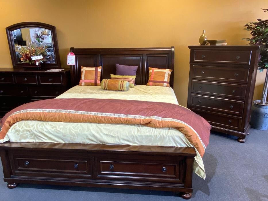 Images Spiller Furniture & Mattress