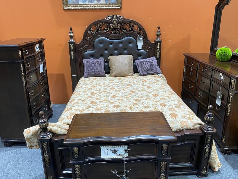 Images Spiller Furniture & Mattress