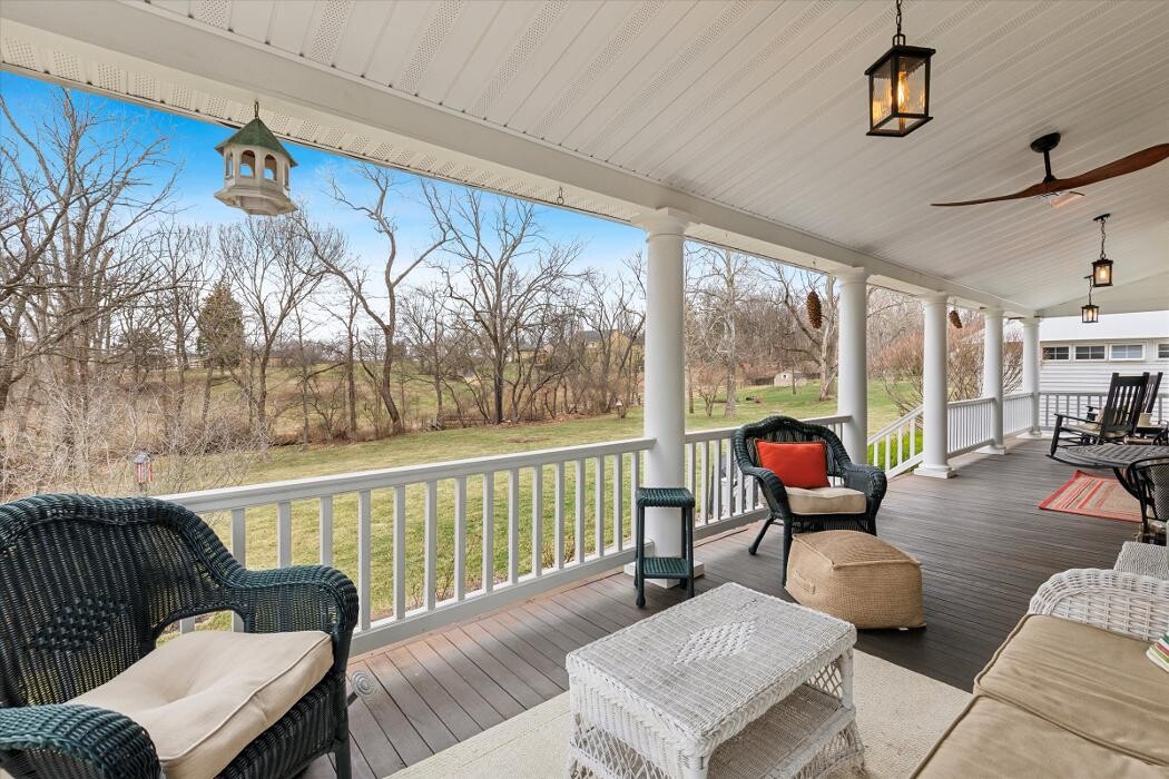 Images Richelle Deane, Realtor at Realty ONE Group Restore