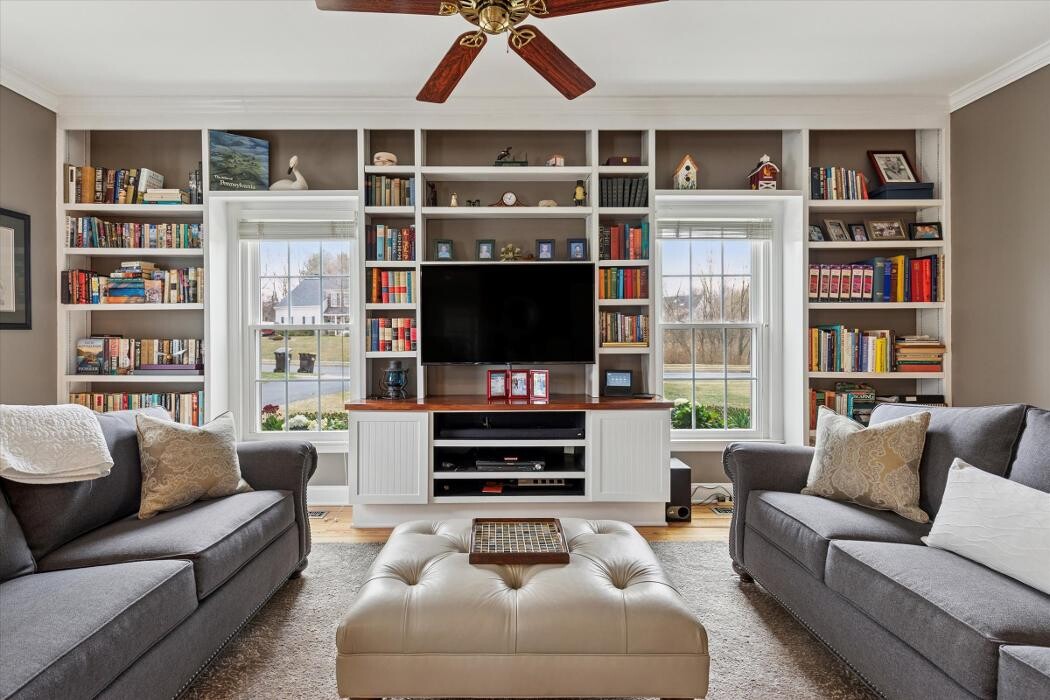 Images Richelle Deane, Realtor at Realty ONE Group Restore
