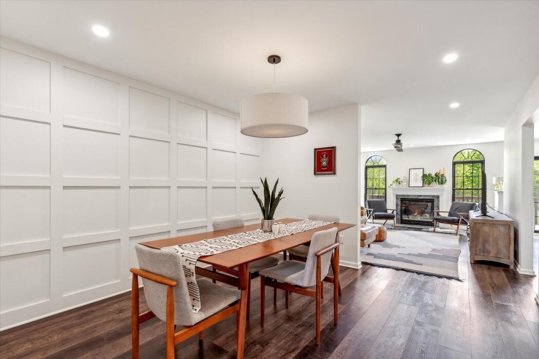 Images Richelle Deane, Realtor at Realty ONE Group Restore