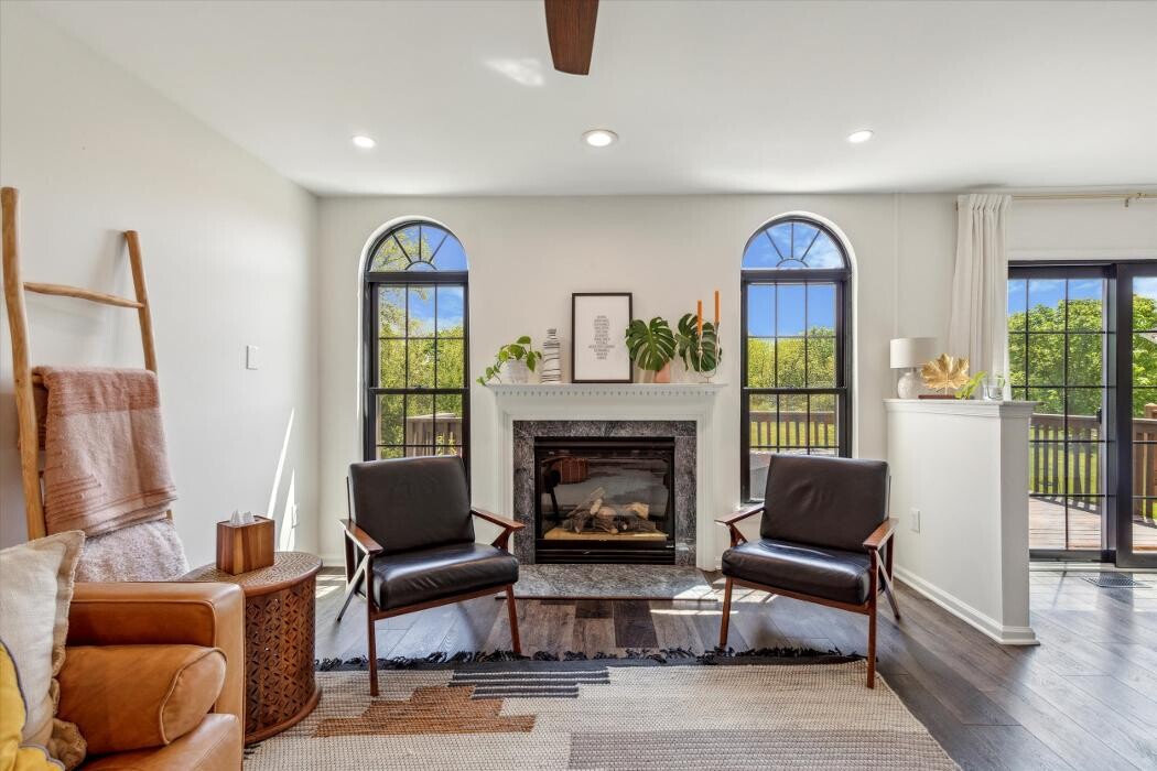 Images Richelle Deane, Realtor at Realty ONE Group Restore