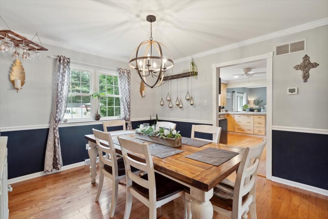 Images Richelle Deane, Realtor at Realty ONE Group Restore