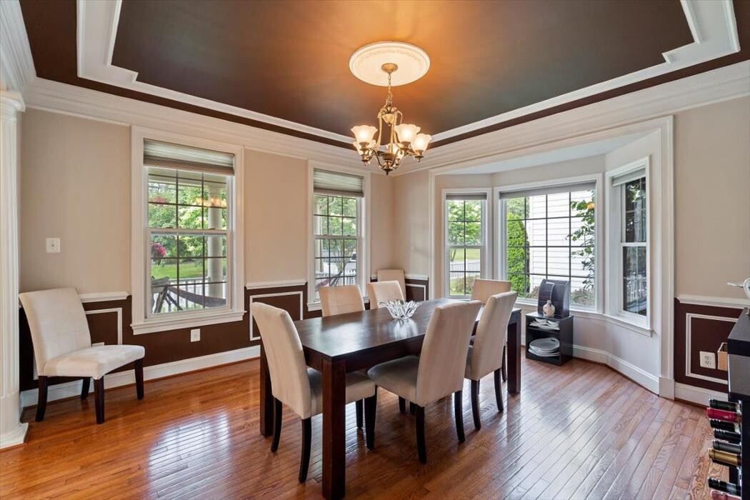 Images Richelle Deane, Realtor at Realty ONE Group Restore