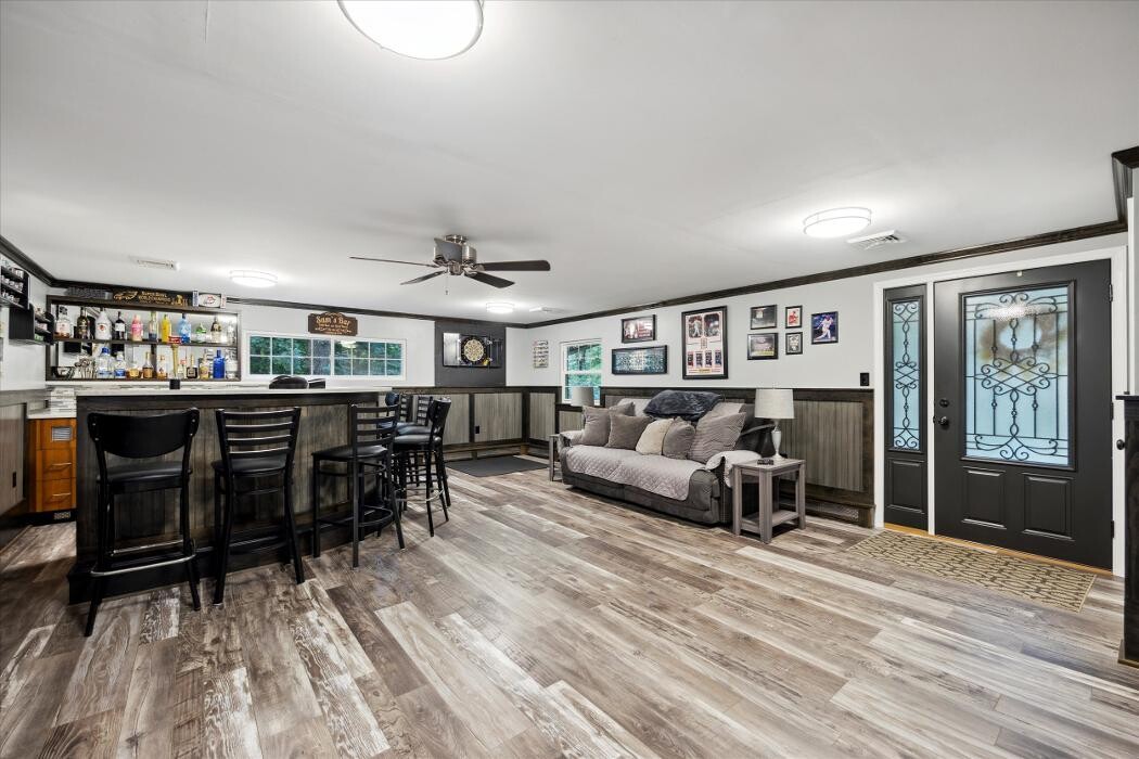 Images Richelle Deane, Realtor at Realty ONE Group Restore