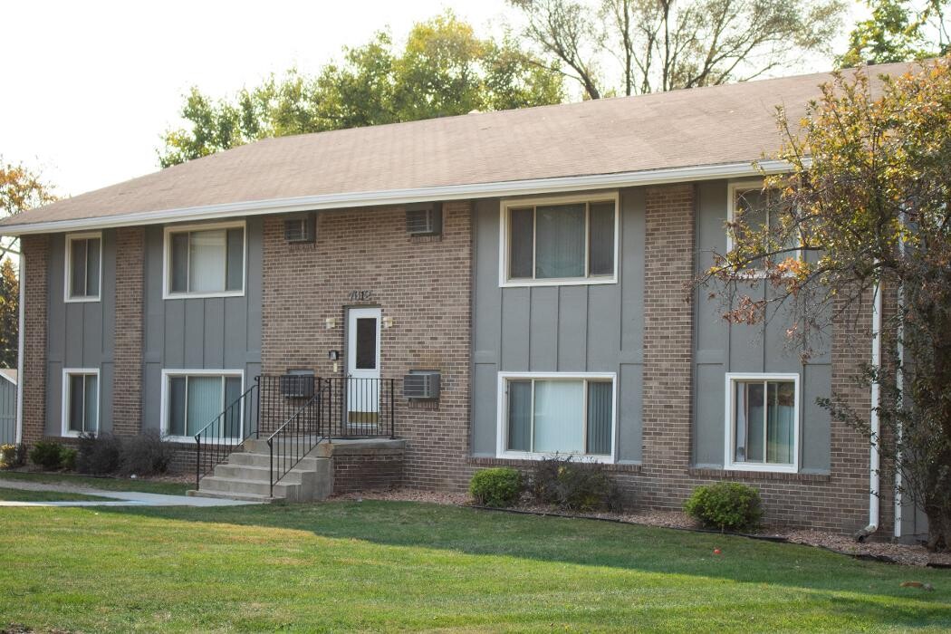 Images Elm Village Apartments