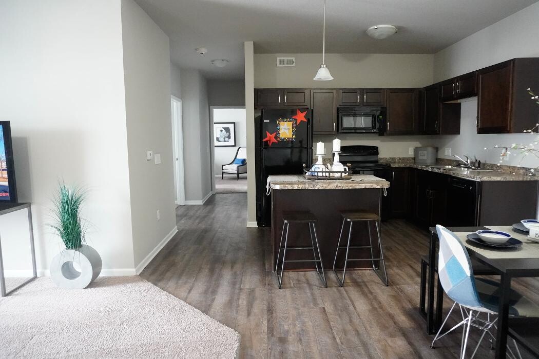 Images Sterling Pointe Apartments
