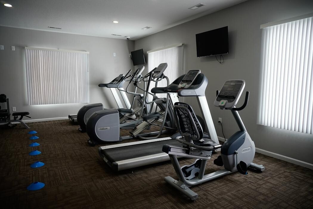 Images Sterling Pointe Apartments