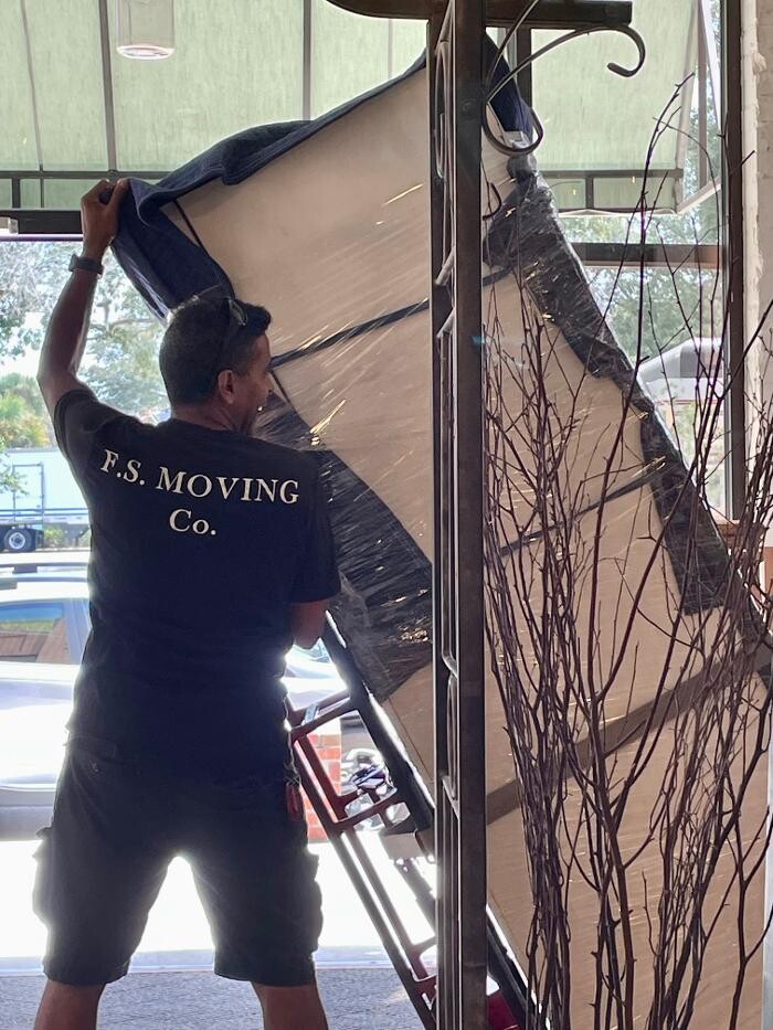 Images FS moving company