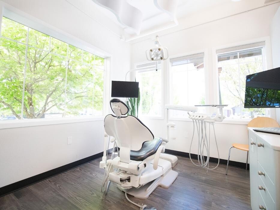 Images White Dental Studio