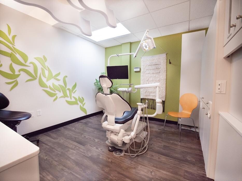 Images White Dental Studio
