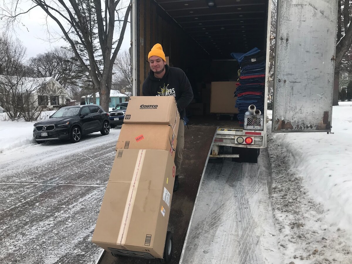 Images Daymakers Moving & Storage