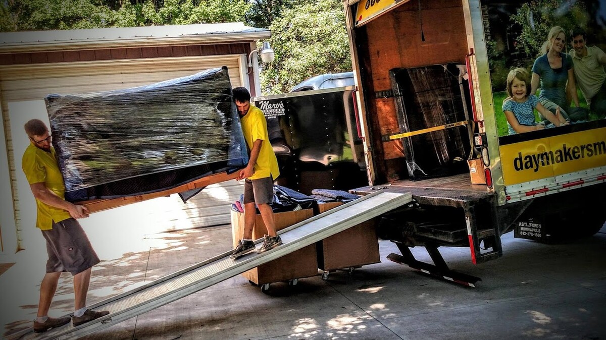 Images Daymakers Moving & Storage