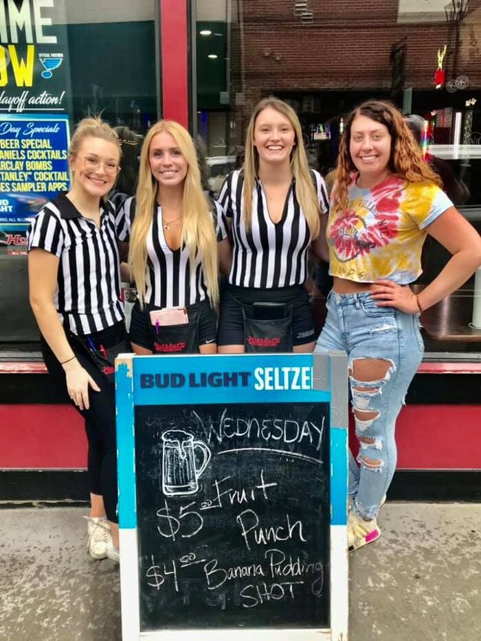 Images Hotshots Sports Bar & Grill