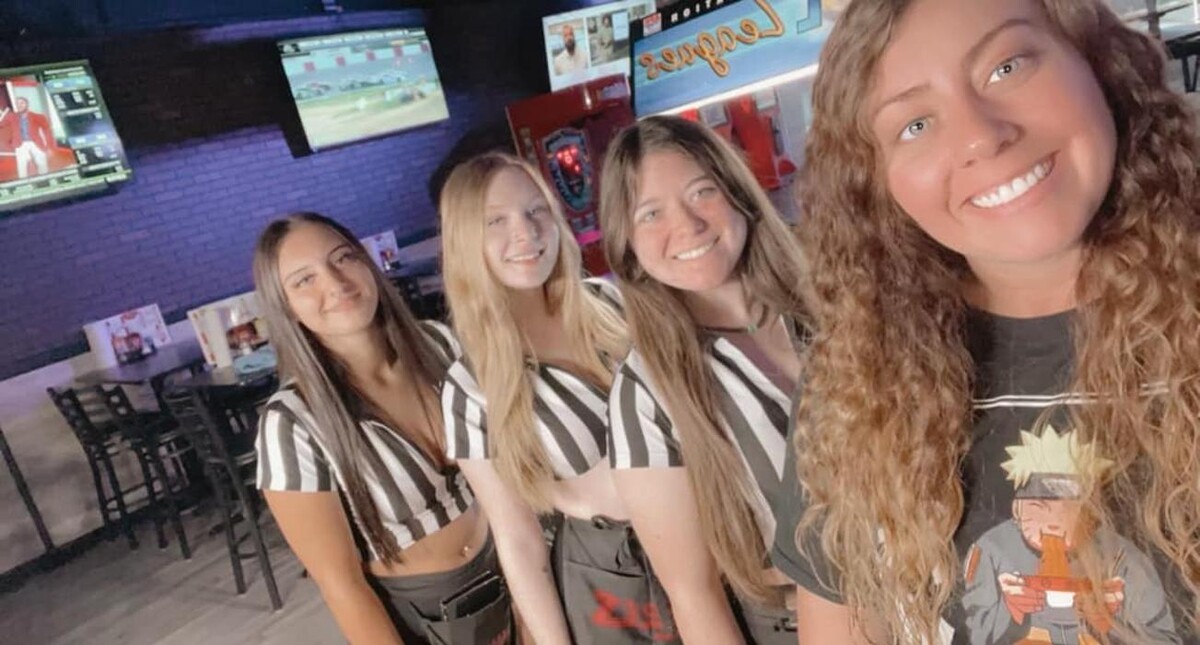 Images Hotshots Sports Bar & Grill