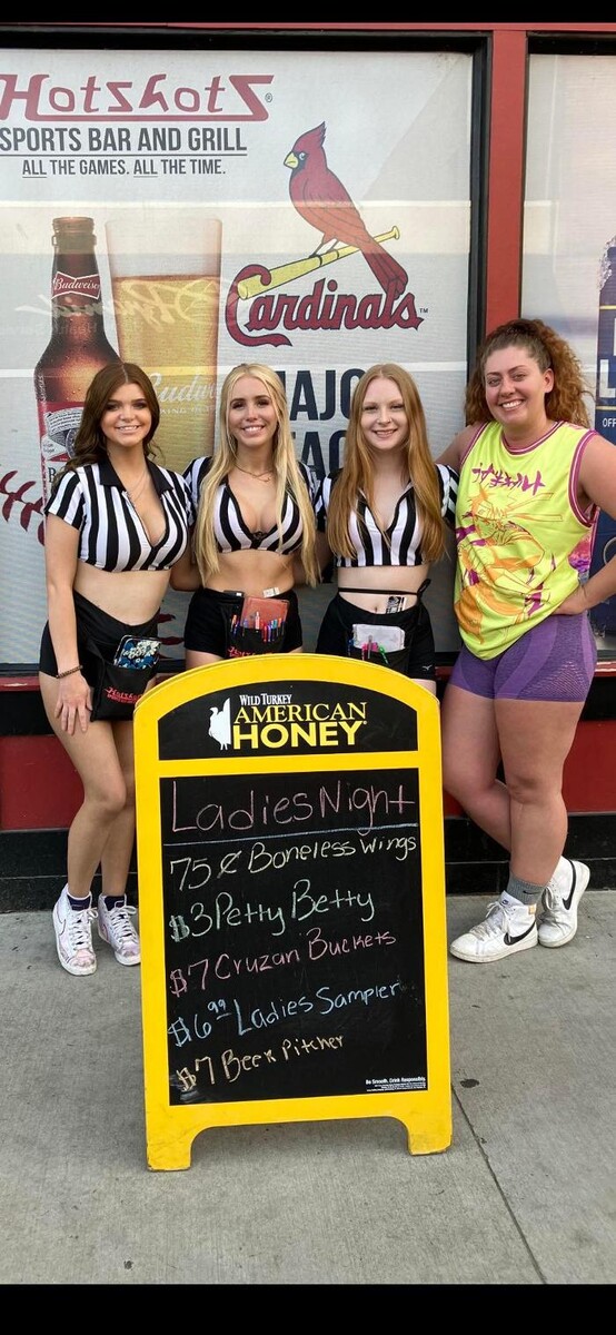 Images Hotshots Sports Bar & Grill