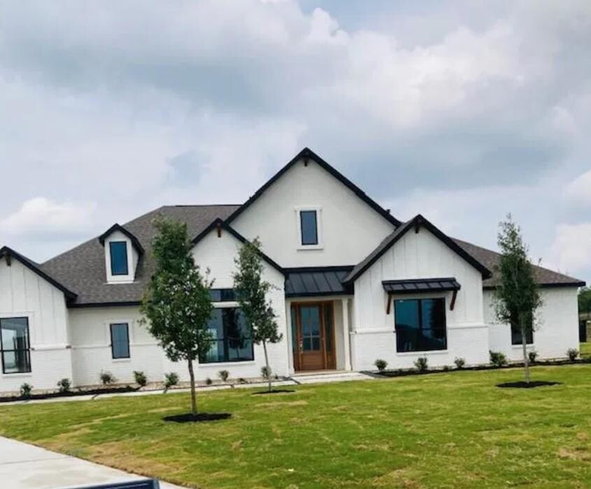 Images Samantha LeBlanc, REALTOR Keller Williams