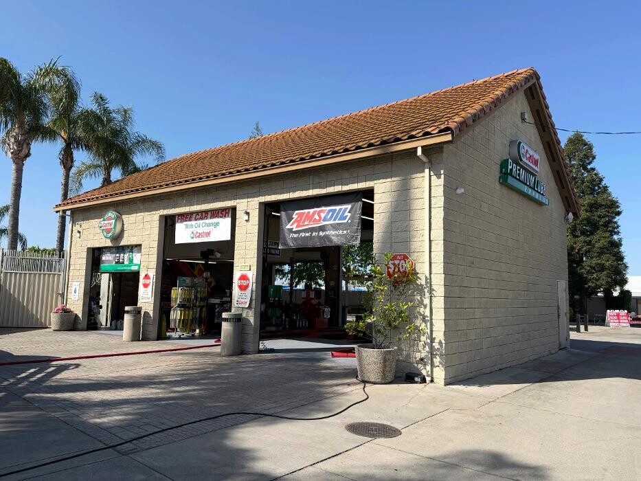 Images Castrol Premium Lube Express