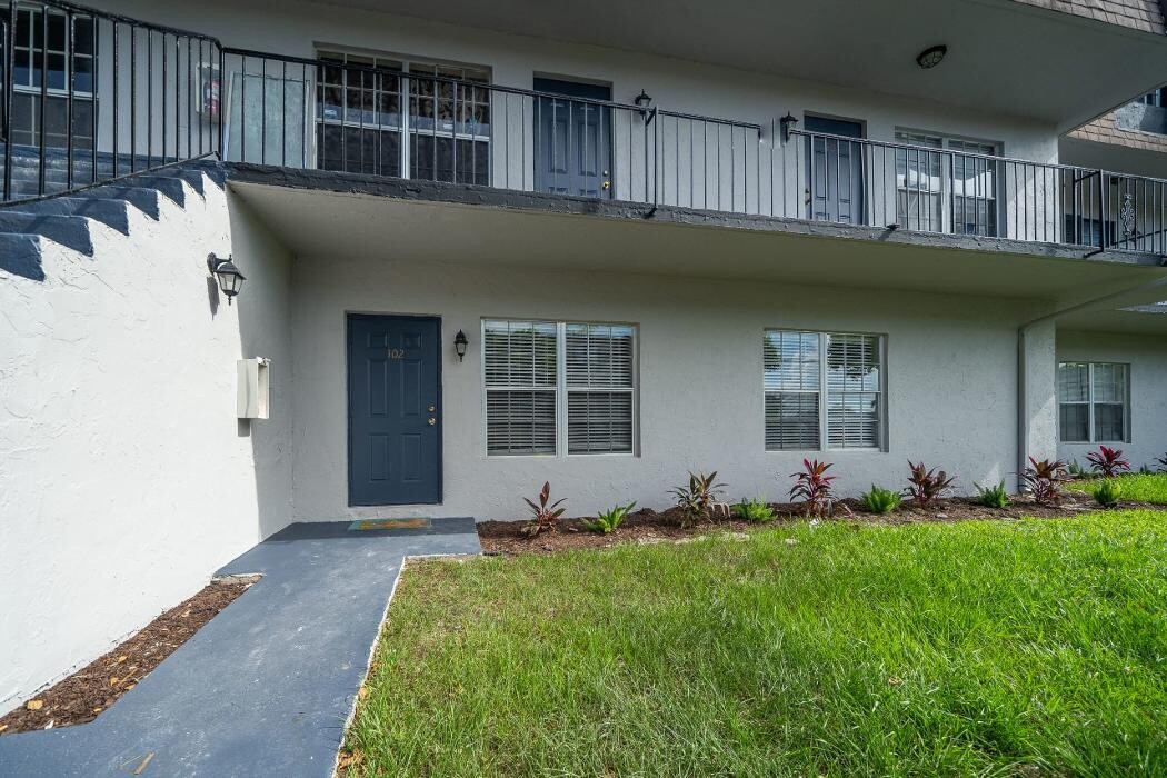 Images Piper Village West Apartments