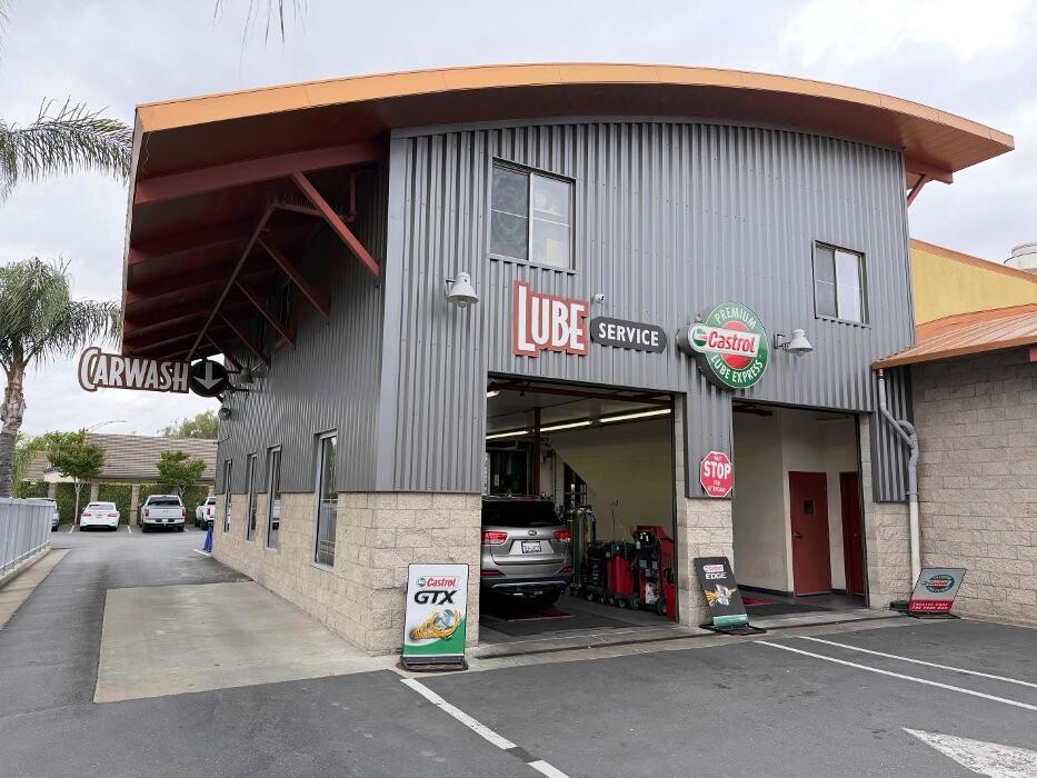 Images Castrol Premium Lube Express