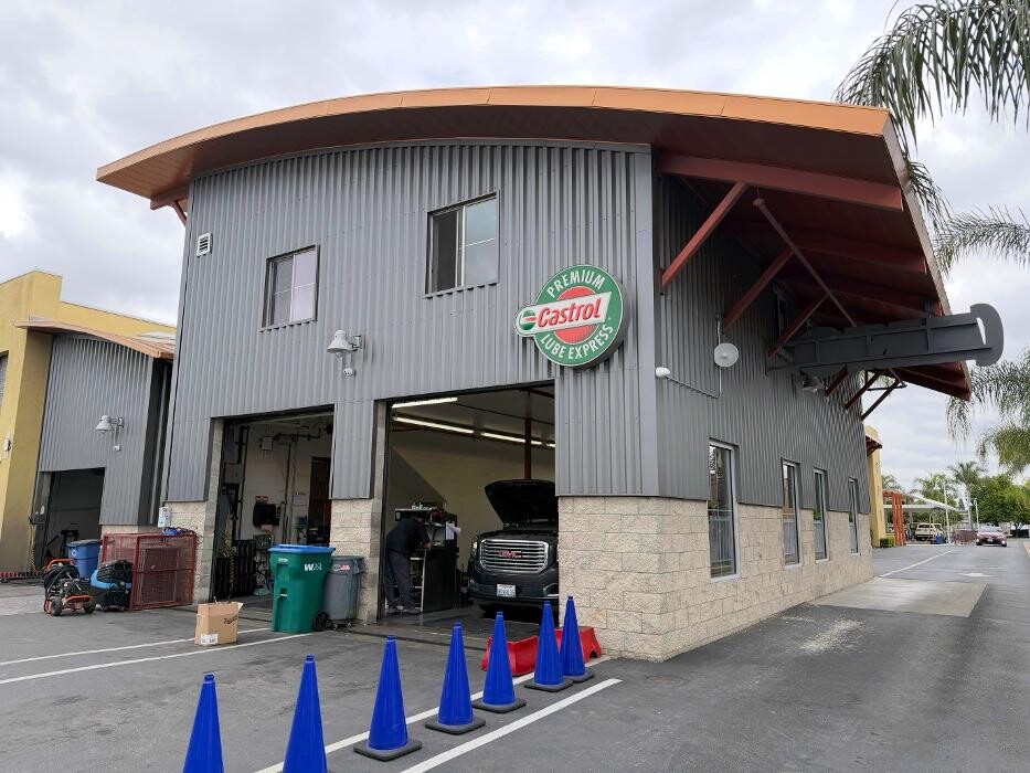 Images Castrol Premium Lube Express