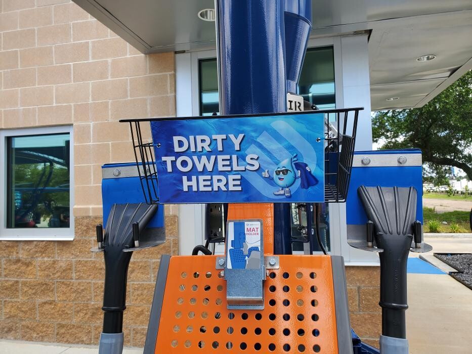 Images BlueWave Express Car Wash