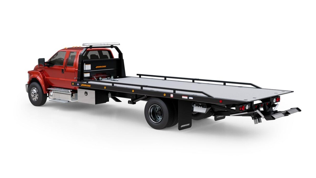 Images Metropolitan Truck Sales - Lakewood