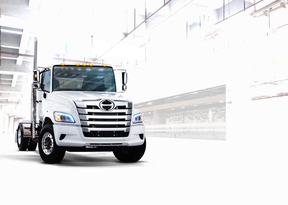 Images Metropolitan Truck Sales - Lakewood