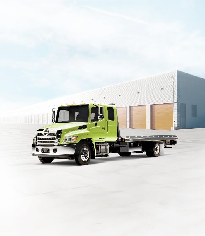 Images Metropolitan Truck Sales - Lakewood