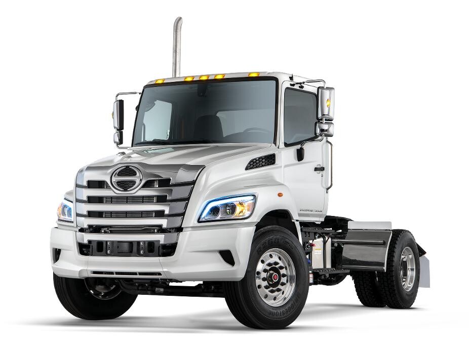 Images Metropolitan Truck Sales - Lakewood