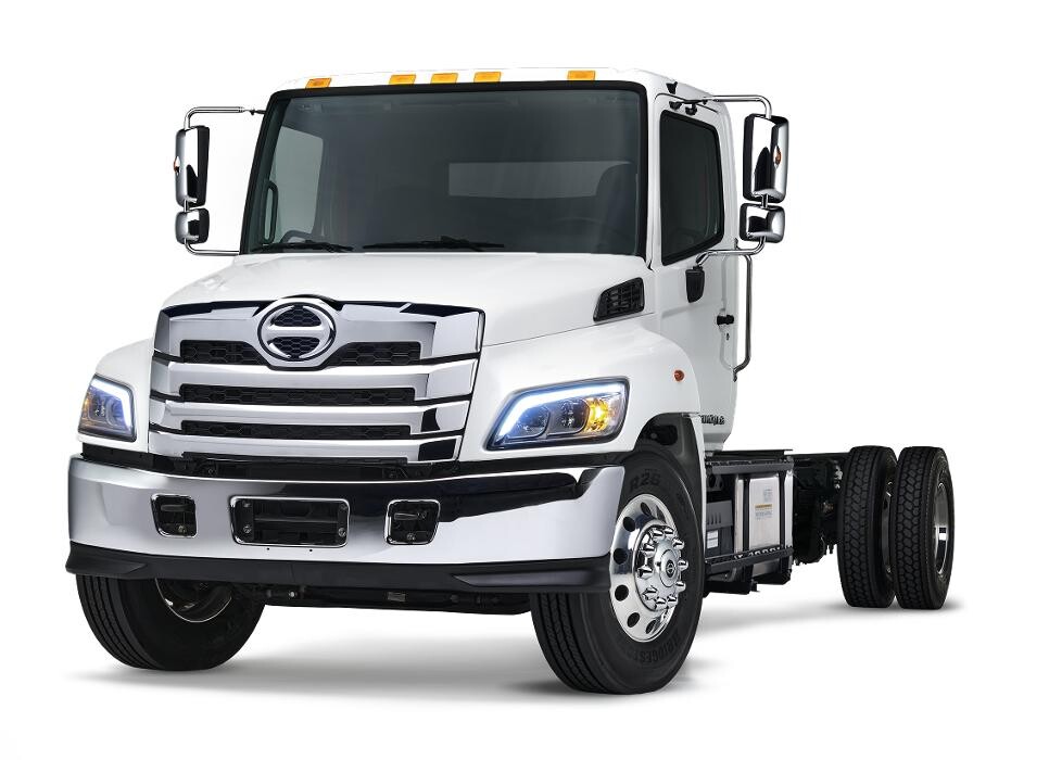 Images Metropolitan Truck Sales - Lakewood