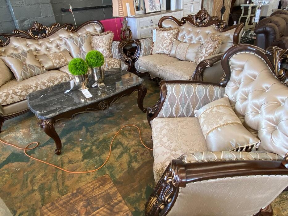Images Spiller Furniture & Mattress