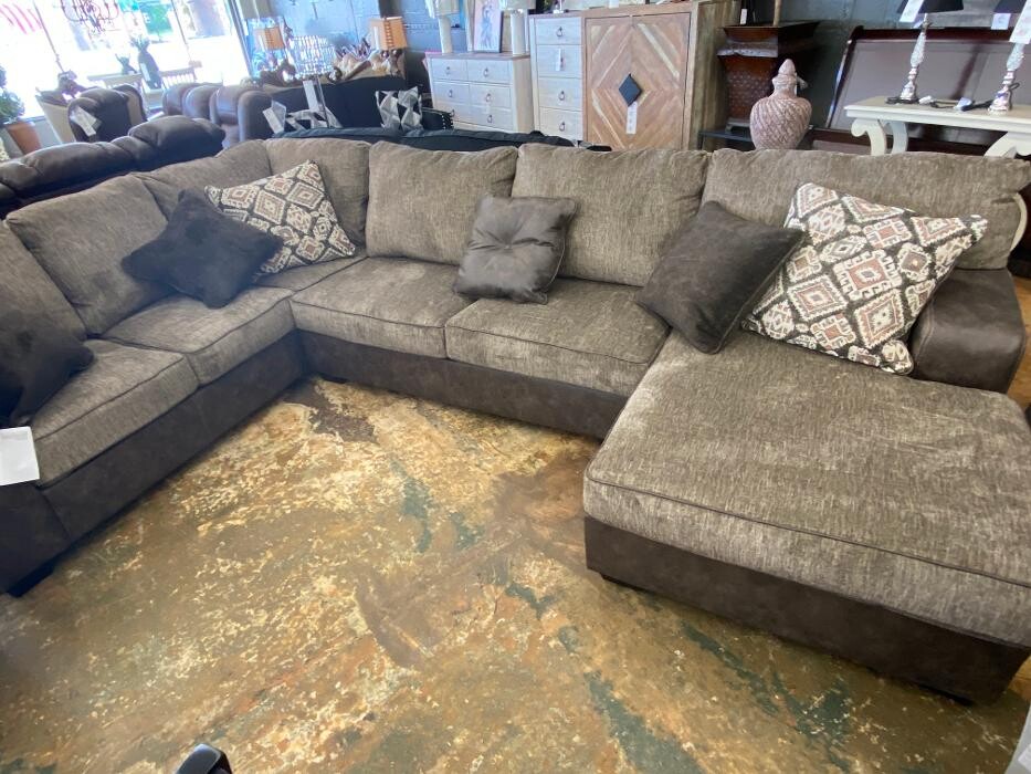 Images Spiller Furniture & Mattress