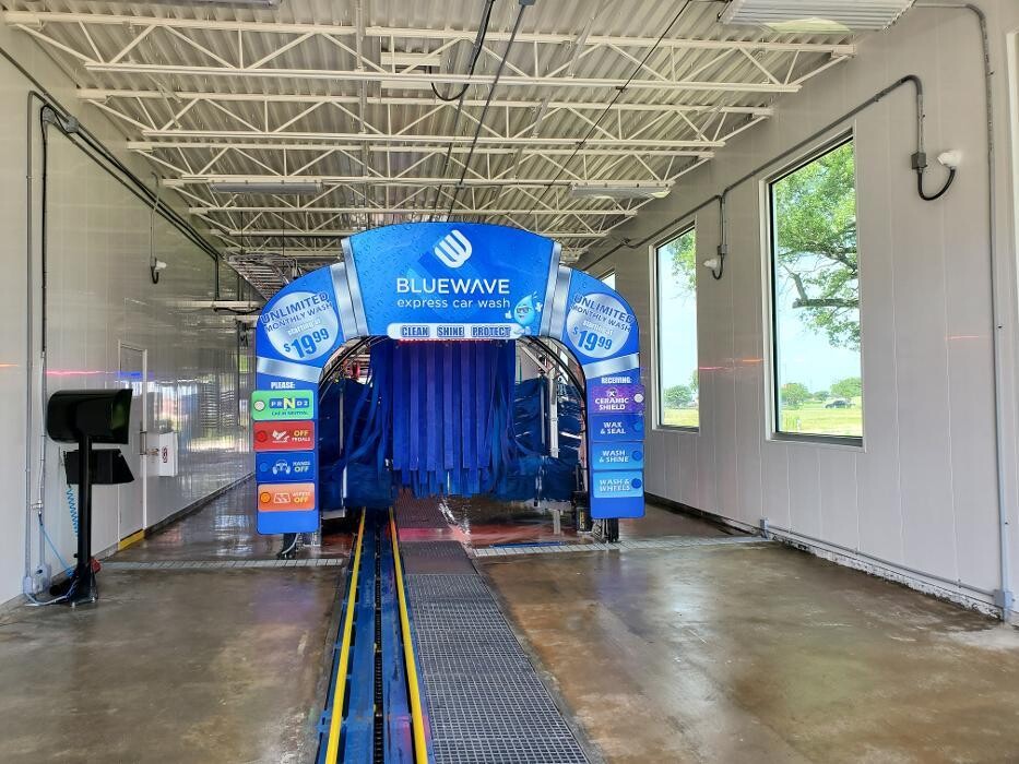 Images BlueWave Express Car Wash