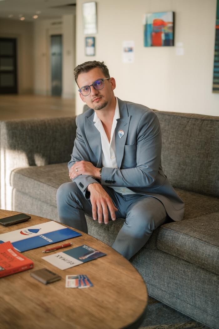 Images Oleksii Humaniuk
