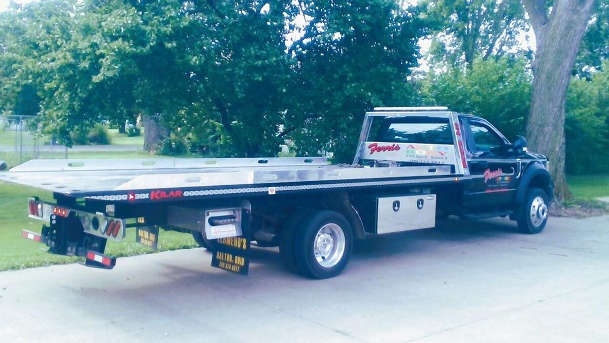 Images FERRIS AUTO BODY